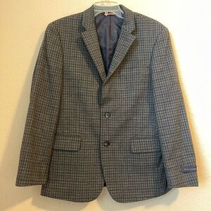 Tommy Hilfiger Gray Sport Coat with Houndstooth Pattern